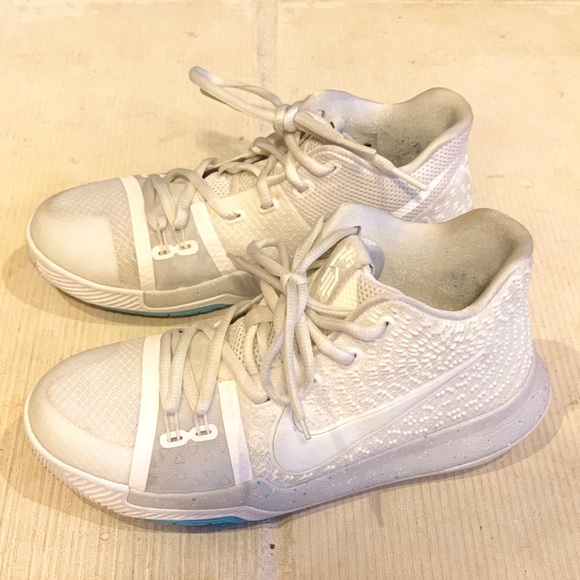 Nike Other - Preowned Boys NIKE - Kyrie 4 Sz 4.5